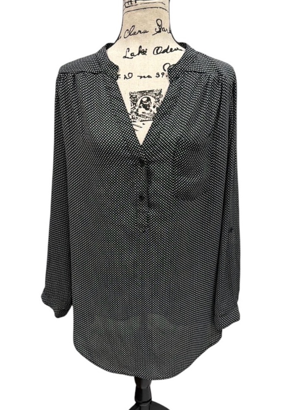 Zac & Rachel Women’s Plus Size 1X Black White Microdot V-Neck Button Blouse